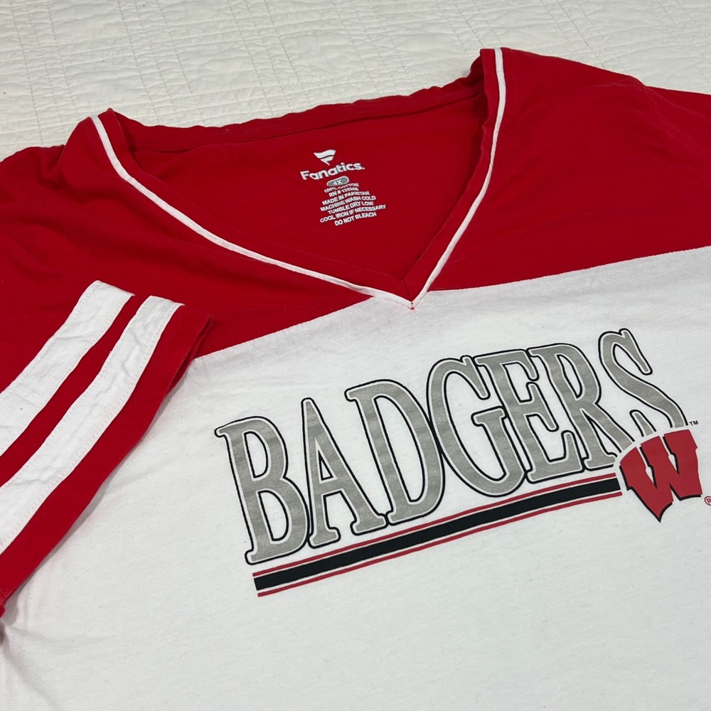Fanatics Wisconsin Badgers Womens 4X V-Neck T-Shirt Red White Colorblock Graphic